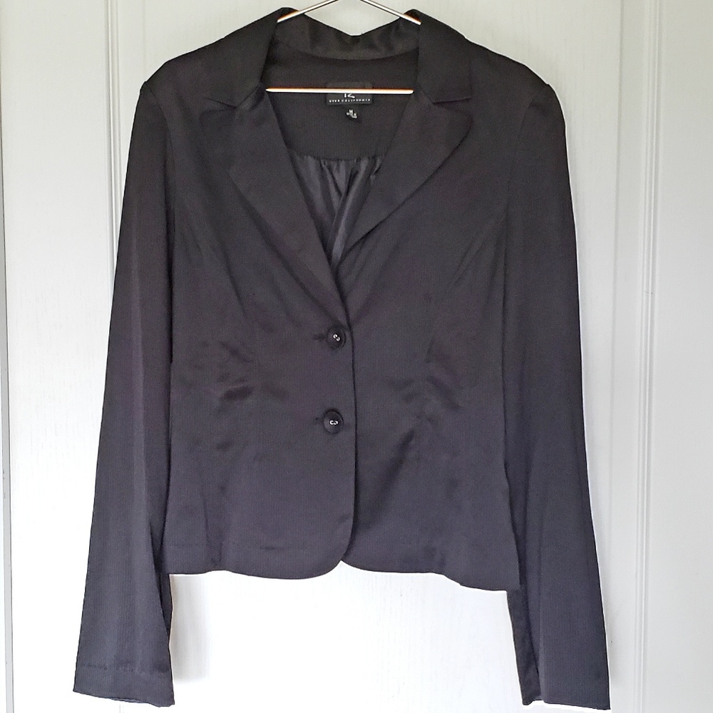 Fitted Black Blazer